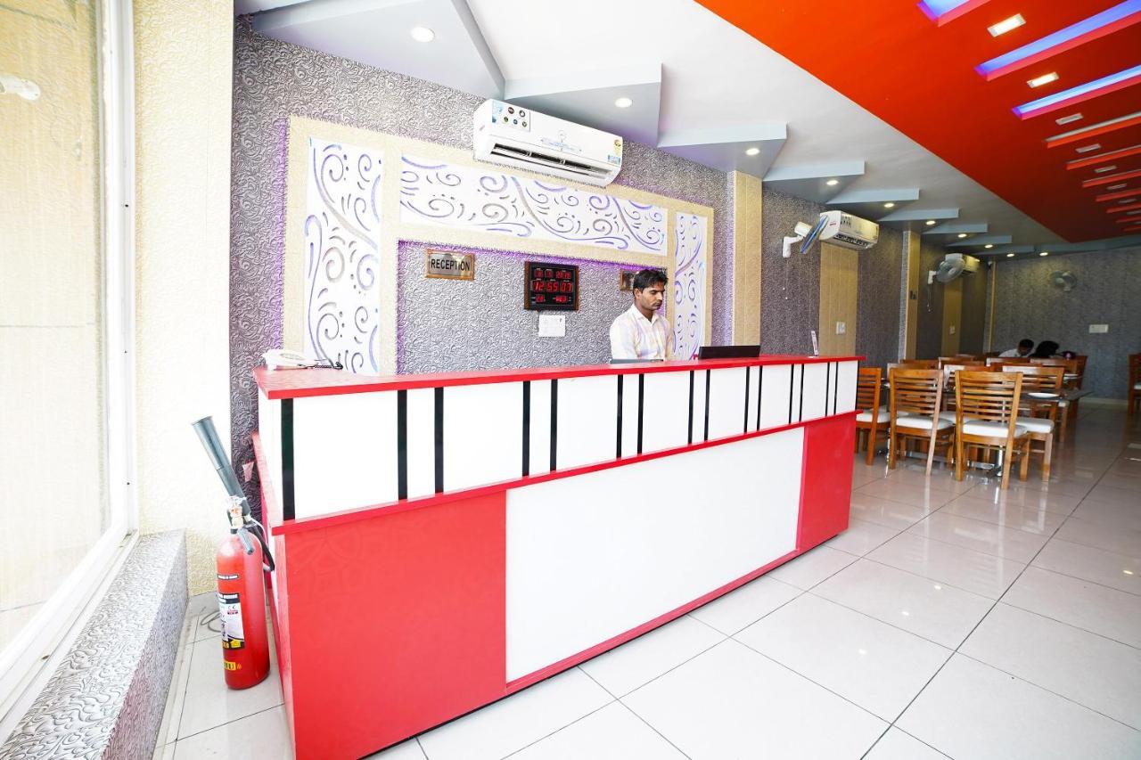 Oyo 39539 Hotel Vansh & Restaurant Kashipur Extérieur photo