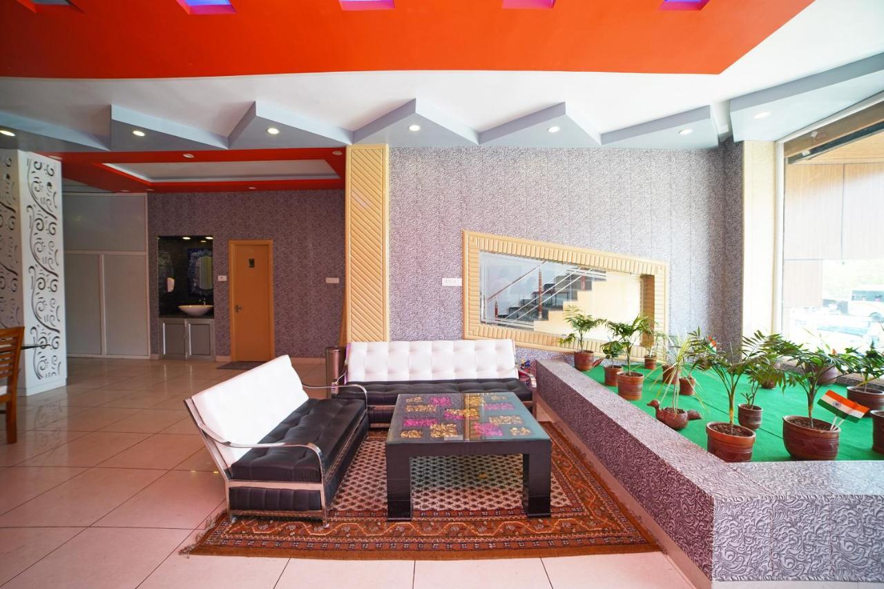 Oyo 39539 Hotel Vansh & Restaurant Kashipur Extérieur photo